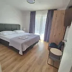 M&m-sea View & Private Parking Apartment