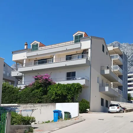 M&m-sea View & Private Parking Apartment Makarska