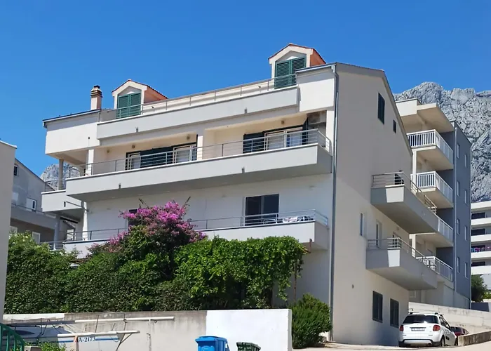 M&m-sea View & Private Parking Apartment Makarska