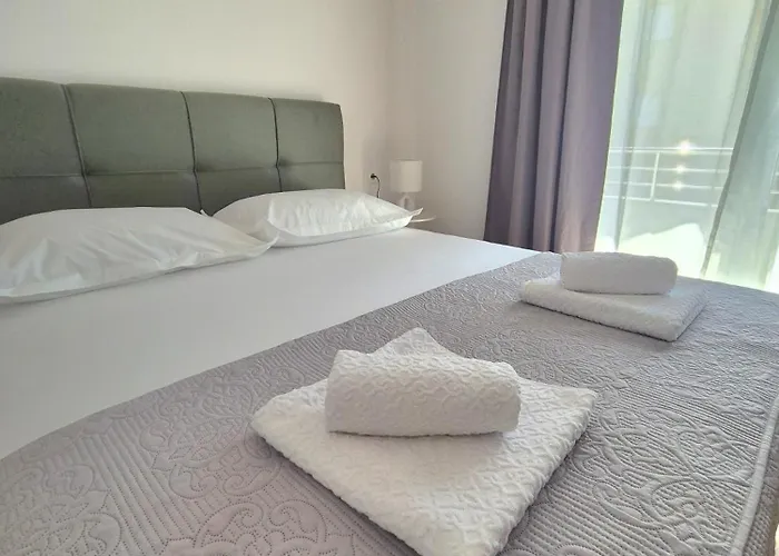 M&m-sea View & Private Parking