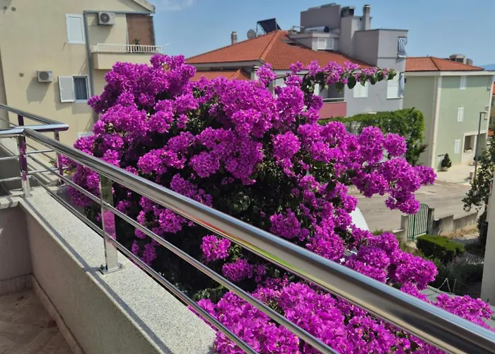 M&m-sea View & Private Parking Apartment