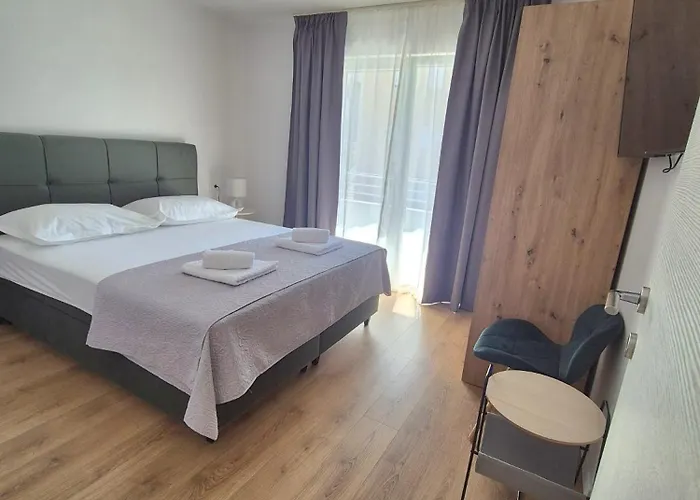 M&m-sea View & Private Parking Apartment