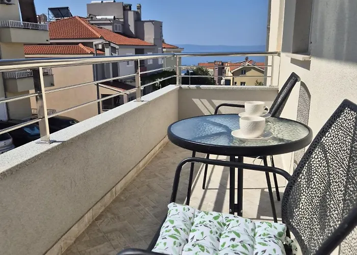 M&m-sea View & Private Parking Apartment Makarska