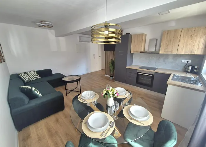 M&m-sea View & Private Parking Apartment