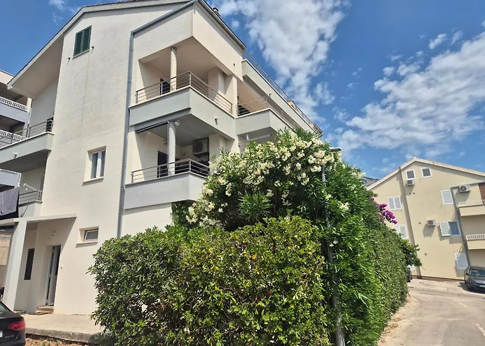 Apartment M&m-sea View & Private Parking Makarska
