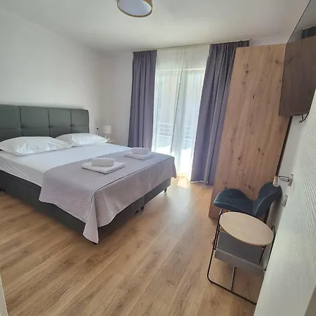 M&m-sea View & Private Parking Apartman